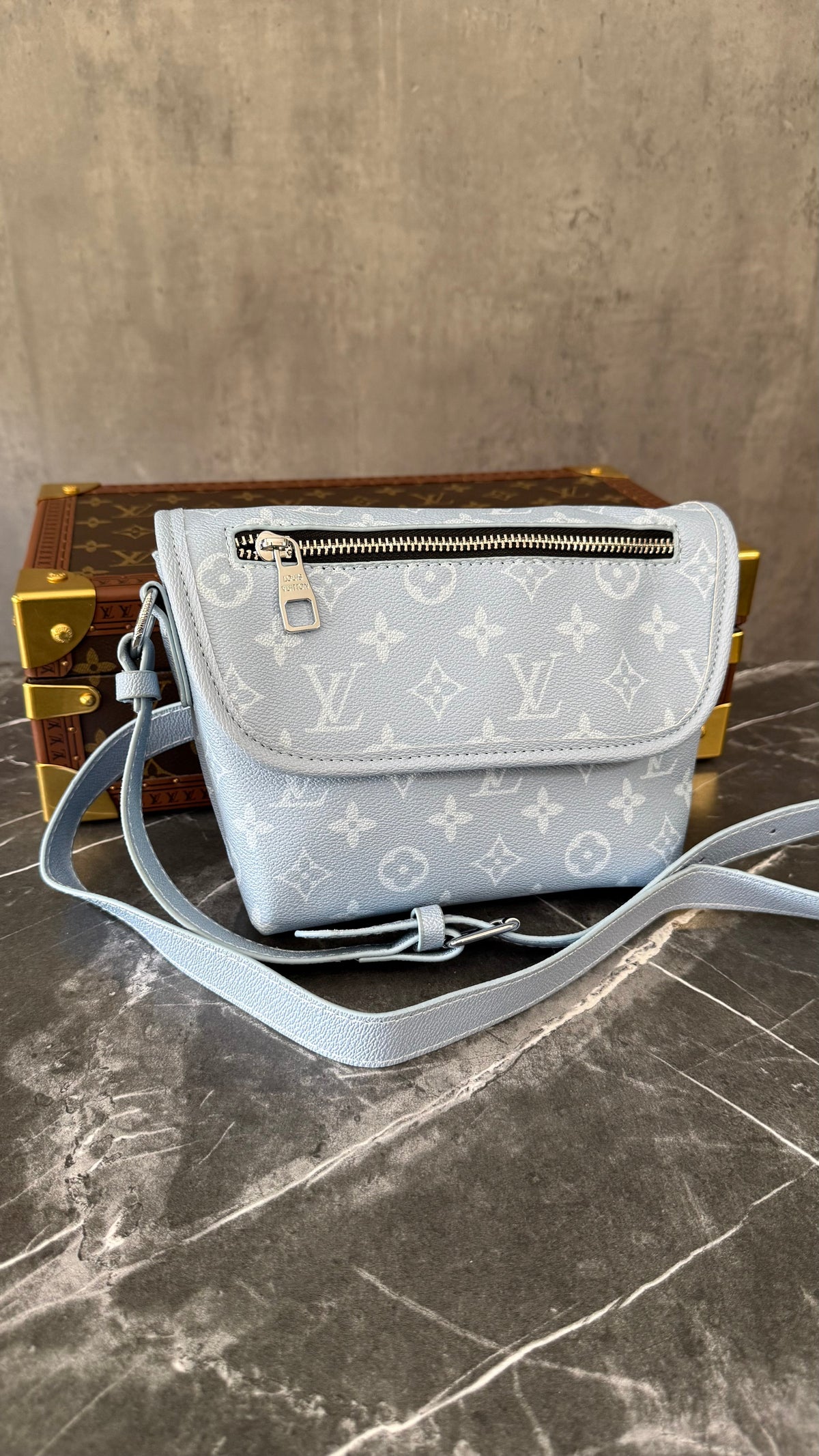 LV AZUL CELESTE