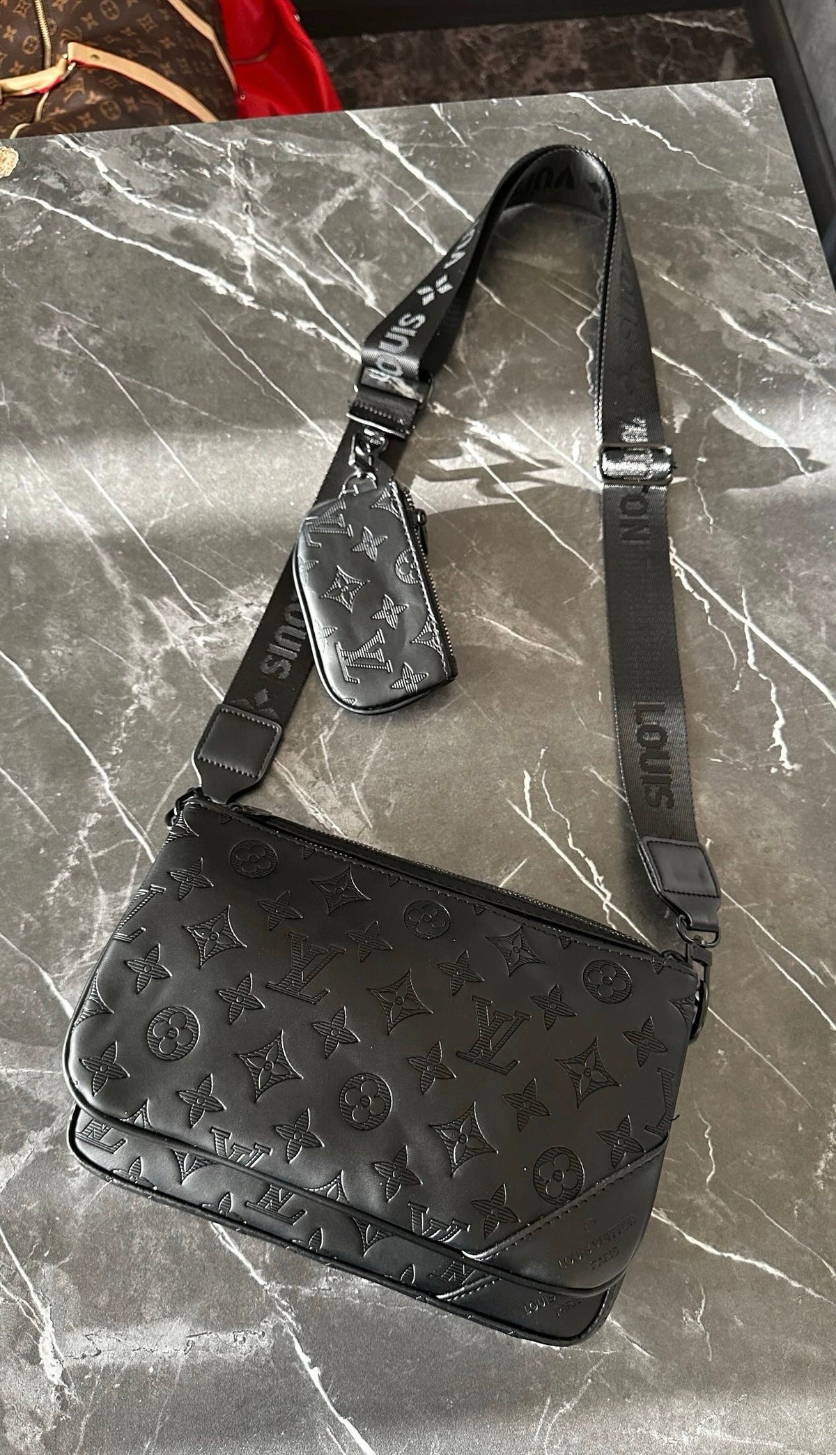 LV DOBLE NEGRO