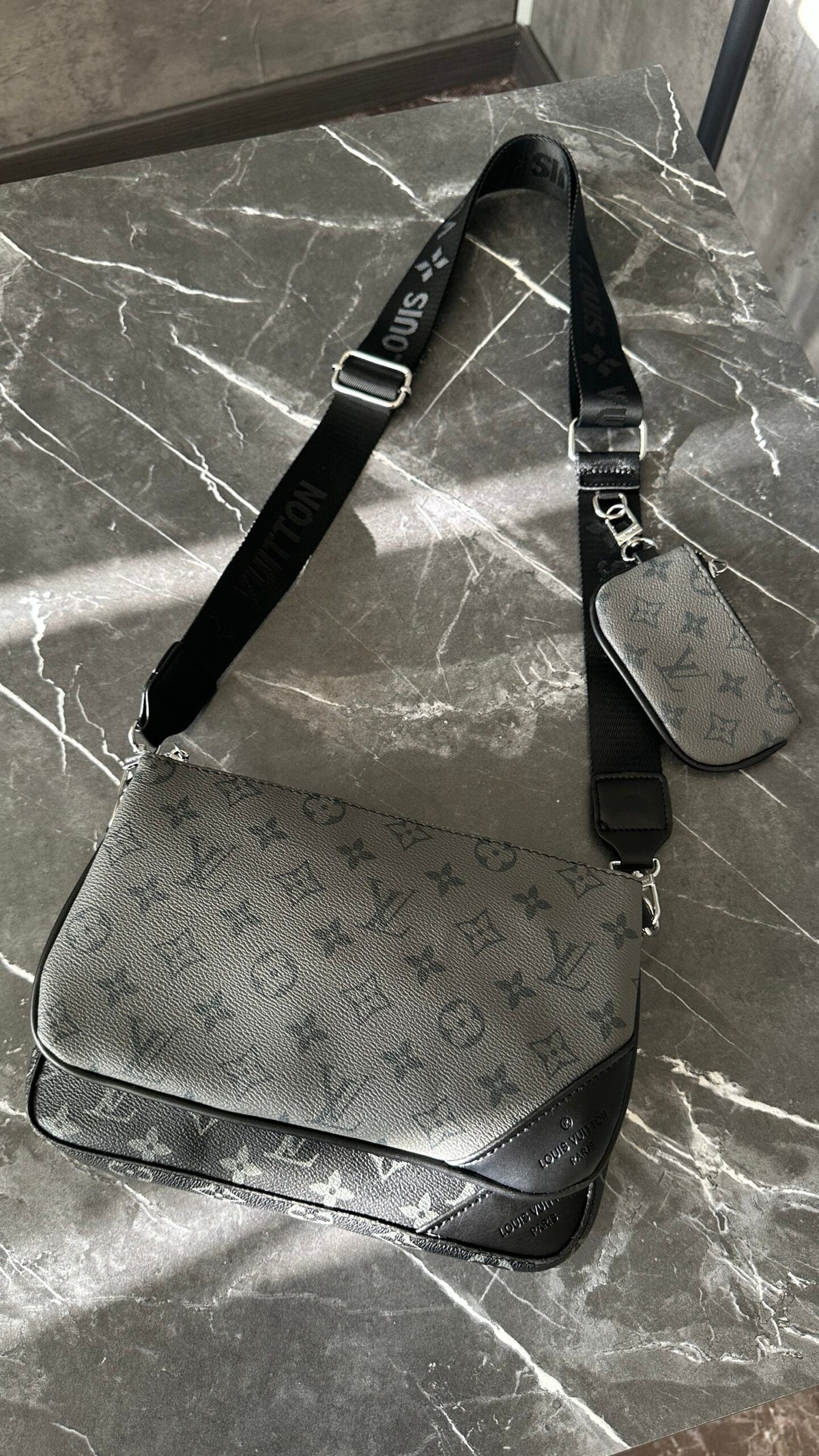 LV DOBLE NEGRA/GRIS