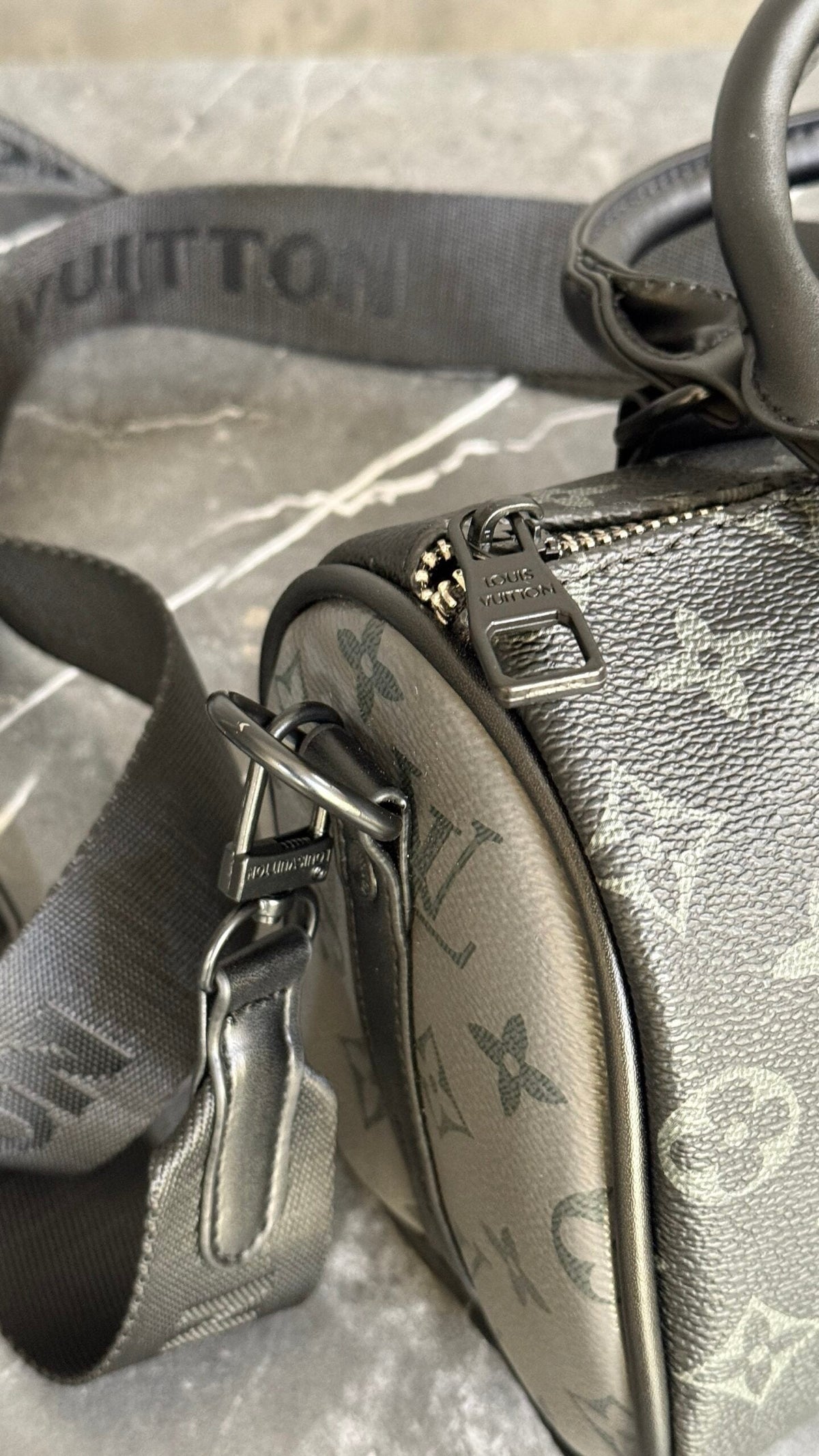 LV NEGRA T