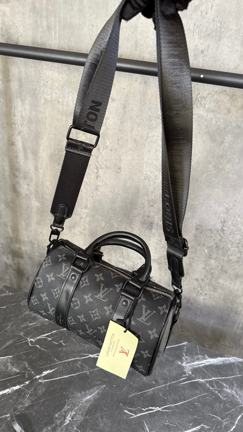 LV NEGRA T