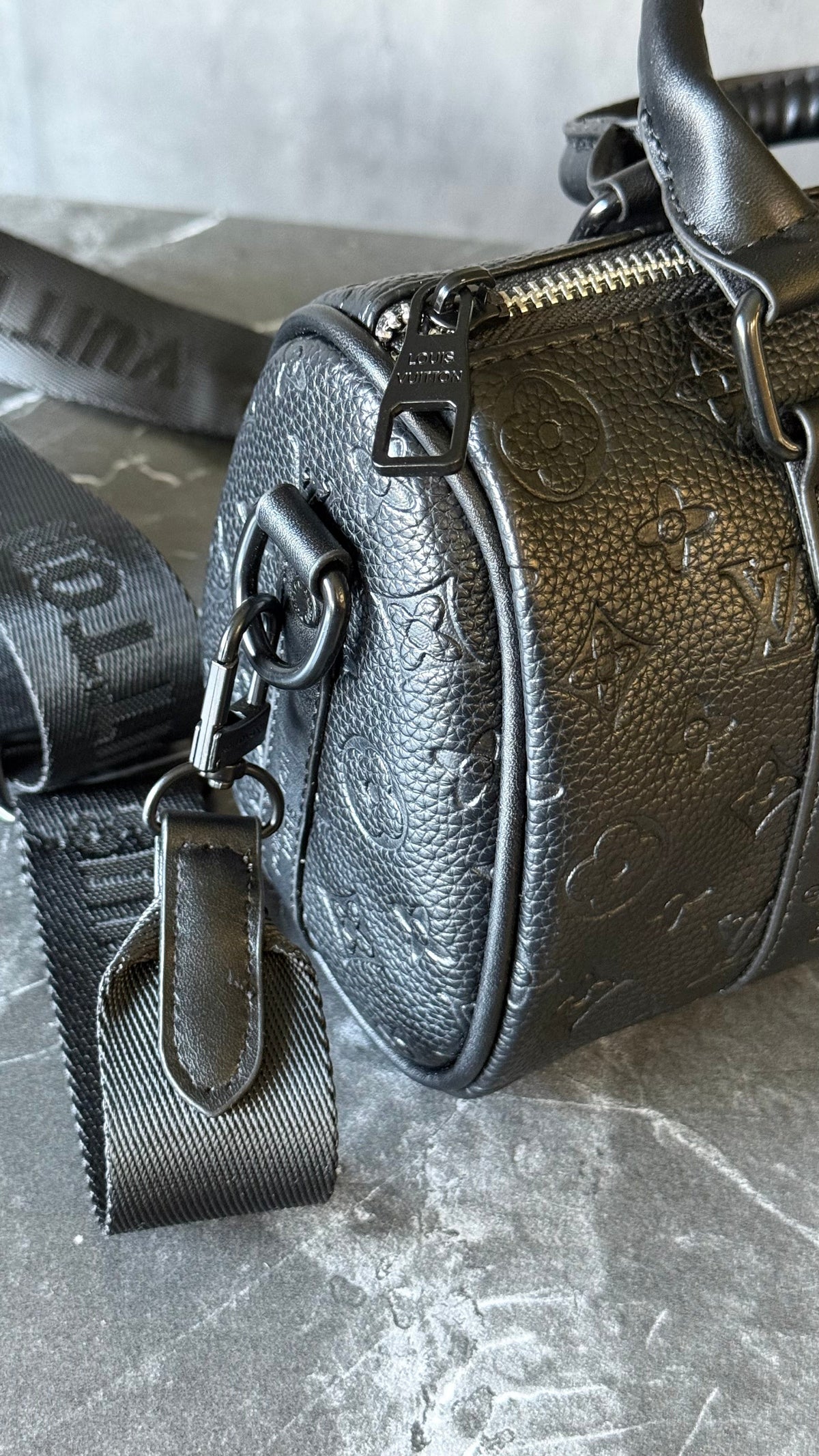 LV FULL NEGRO T