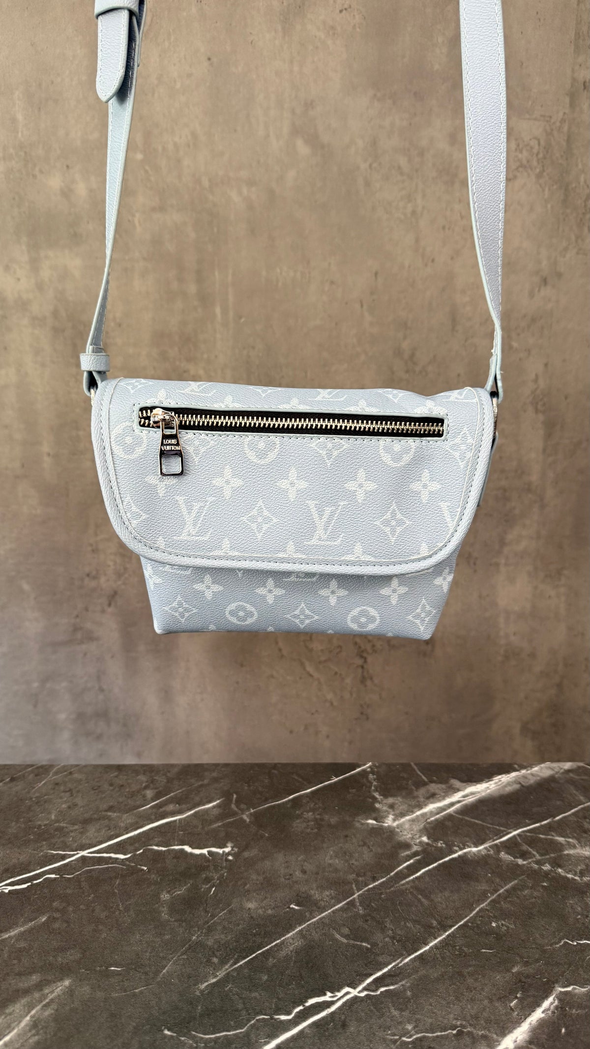 LV AZUL CELESTE
