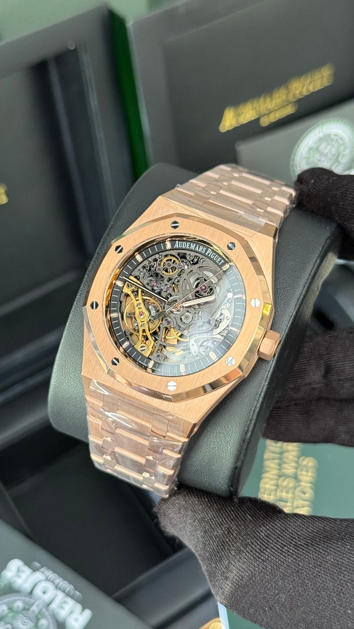 AP SKLETON (ORO ROSA / NEGRO) SUPERCL0N